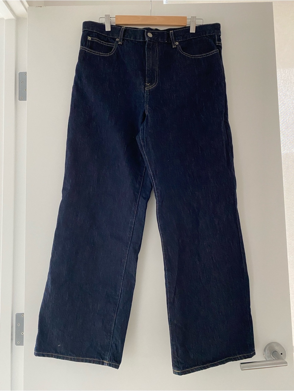 Uniqlo Women’s Wide Straight Jeans in Dark Indigo Size 32